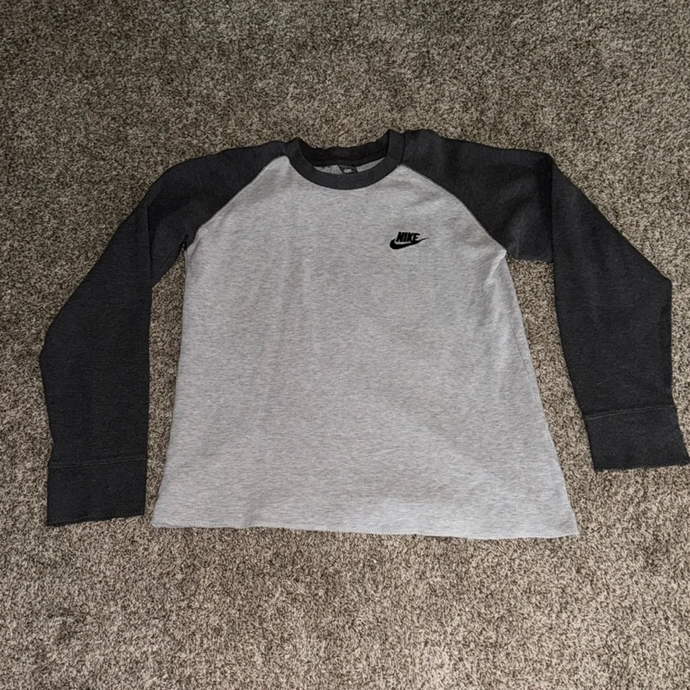 Nike Light & Dark Grey Long Sleeve Shirt - Picture 1 of 8